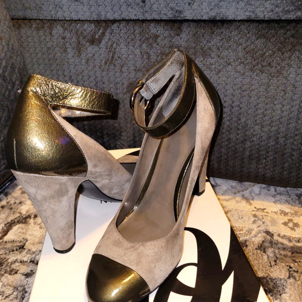 8.5 Nine West Heels 3 inches high
